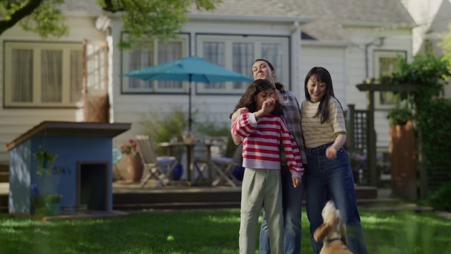 Video Reference: Plant, Tree, Grass, House, Leisure, Happy, People in nature, Real estate, Summer, Fun