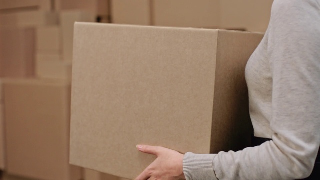 Video Reference: Sleeve, Gesture, Wood, Beige, Flooring, Comfort, Human leg, Nail, Wrist, Thumb