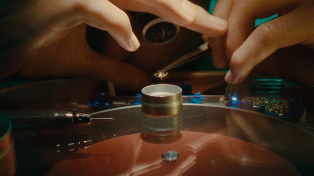 Video Reference: Hand, Sink, Tap, Fluid, Finger, Nail, Thumb, Paint, Plumbing fixture, Gas