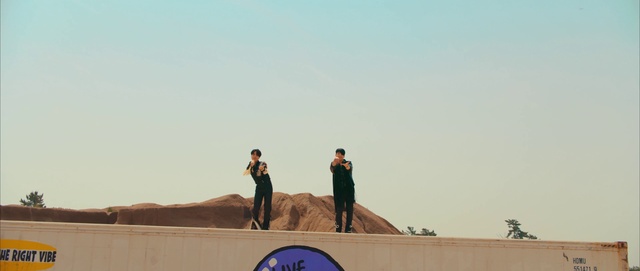 Video Reference: Sky, Gesture, Travel, Landscape, Horizon, Leisure, Aeolian landform, Event, Monument, Recreation