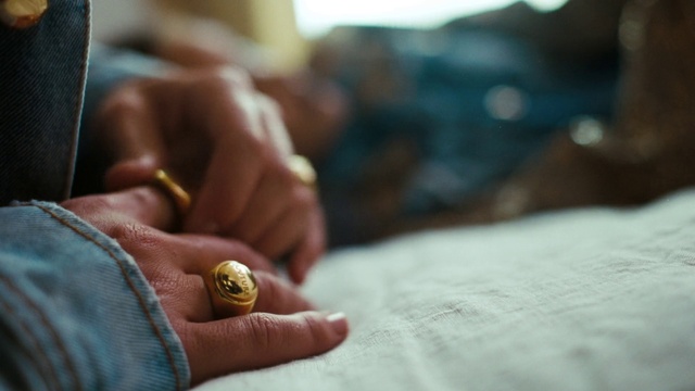 Video Reference: Hand, Gesture, Wood, Thumb, Nail, Wrist, Fashion accessory, Metal, Jewellery, Macro photography