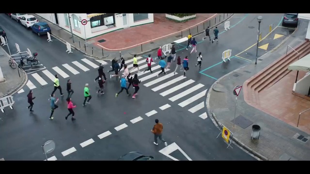 Video Reference: Zebra crossing, Infrastructure, Asphalt, Road surface, Urban design, Pedestrian crossing, Thoroughfare, Road, Metropolitan area, Recreation