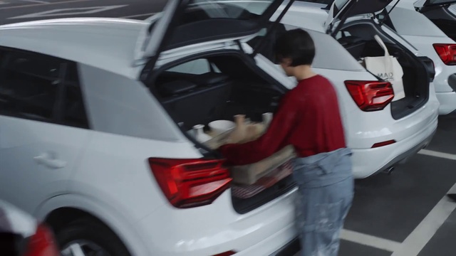 Video Reference: Automotive tail & brake light, Car, Vehicle, Motor vehicle, Automotive lighting, Automotive tire, Hood, Automotive design, Trunk, Alloy wheel