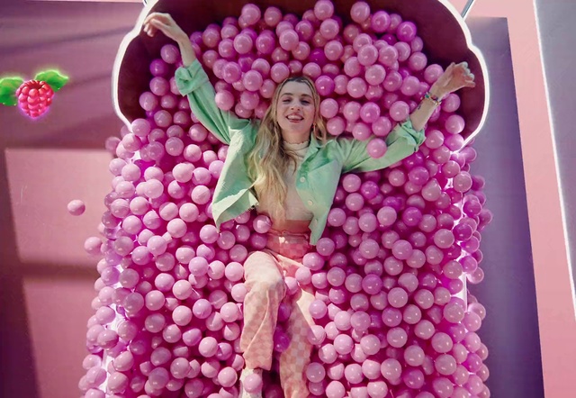 Video Reference: Pink, Magenta, Happy, Font, Sweetness, Event, Decoration, Plant, Petal, Natural foods