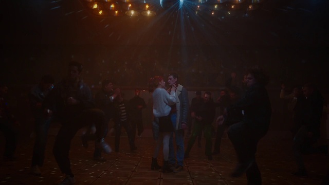 Video Reference: Entertainment, Crowd, Performing arts, Event, Chair, Darkness, Midnight, Lens flare, Sky, Fun