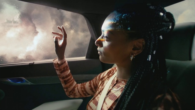 Video Reference: Flash photography, Gesture, Automotive design, Eyewear, Audio equipment, Fun, Event, Jewellery, Luxury vehicle, Display device