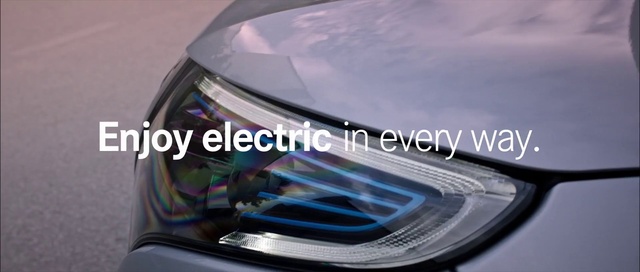 Video Reference: Grille, Automotive lighting, Motor vehicle, Hood, Vehicle, Automotive design, Automotive tire, Car, Bumper, Headlamp