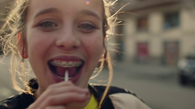 Video Reference: Nose, Lip, Smile, Hairstyle, Eyebrow, Tooth, Mouth, Facial expression, Eyelash, Jaw