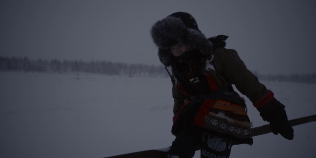 Video Reference: Sky, Snow, Glove, Ice cap, Freezing, Parka, Recreation, Personal protective equipment, Event, Winter