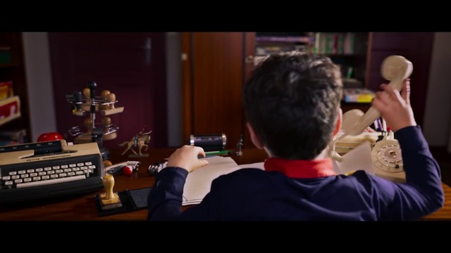 Video Reference: Audio equipment, Computer keyboard, Electronic device, Event, Gadget, T-shirt, Machine, Office equipment, Job, Office supplies