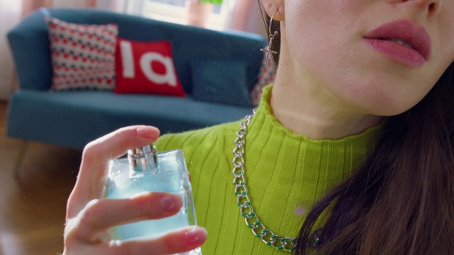 Video Reference: Lip, Eyewear, Cranberry juice, Happy, Eyelash, Drink, Drinking straw, Earrings, Fun, Alcoholic beverage