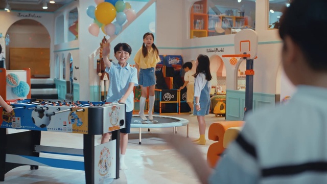 Video Reference: Interior design, Leisure, Fun, Fashion design, Balloon, Event, Engineering, Child, Electric blue, T-shirt