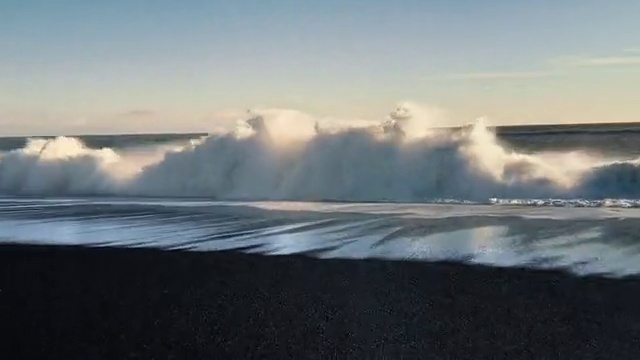 Video Reference: Water, Cloud, Sky, Fluid, Natural landscape, Coastal and oceanic landforms, Liquid, Wind wave, Wind, Cumulus