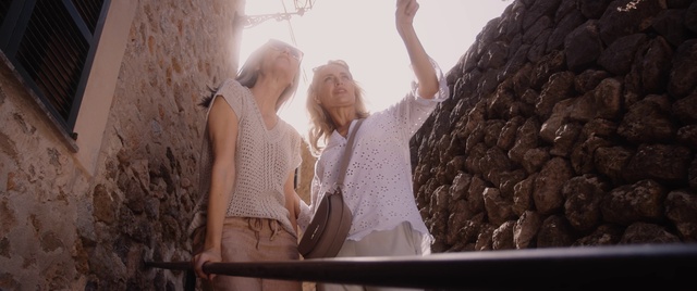 Video Reference: Flash photography, Gesture, Happy, Wood, Fashion design, Event, Fun, Eyewear, Sitting, Monochrome photography