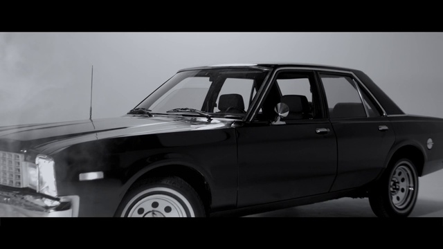 Video Reference: Automotive parking light, Tire, Wheel, Vehicle, Car, Hood, Motor vehicle, Automotive lighting, Automotive design, Rim