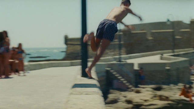 Video Reference: Water, Shorts, Sky, Freestyle walking, Thigh, Knee, Trunks, Leisure, Street stunts, Happy