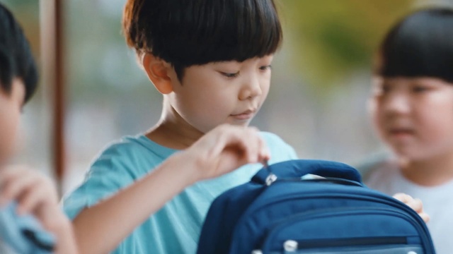 Video Reference: Skin, Happy, Gesture, Black hair, Child, Leisure, Toddler, Beauty, Fun, T-shirt