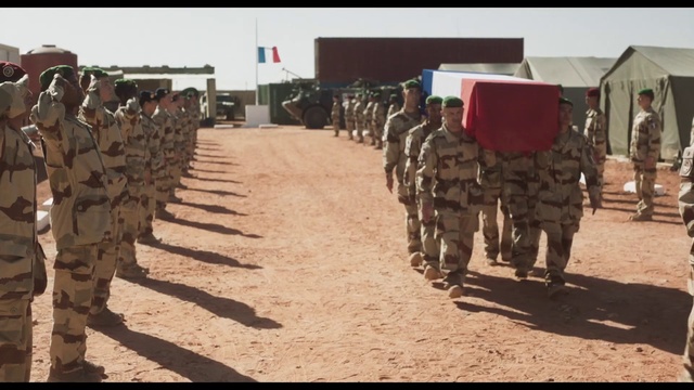Video Reference: Squad, Military camouflage, Cargo pants, Military uniform, Marines, Military person, Gesture, Headgear, Soldier, Army
