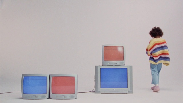 Video Reference: Table, Output device, Desk, Azure, Computer, Personal computer, Gadget, Communication Device, Computer desk, Display device