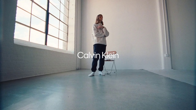 Video Reference: Standing, Knee, Flooring, Floor, Thigh, Fashion design, Waist, Human leg, Art, Boot