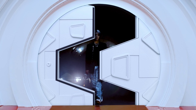 Video Reference: Material property, Rectangle, Space, Automotive design, Flooring, Event, Wood, Circle, Display device, Machine