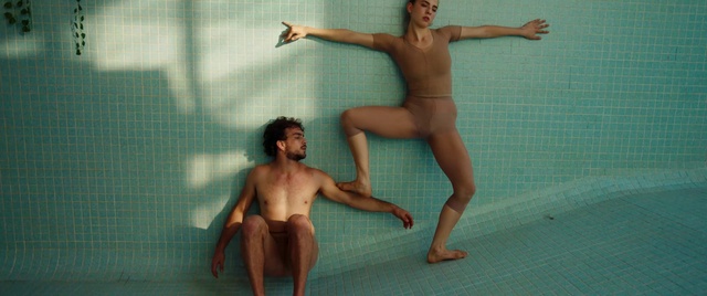 Video Reference: Joint, Arm, Leg, Muscle, Gesture, Happy, Barefoot, Thigh, Leisure, Chest