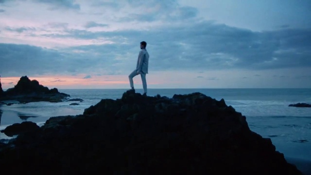 Video Reference: Cloud, Sky, Water, Azure, Terrain, Horizon, Shorts, People in nature, Wind wave, Beach