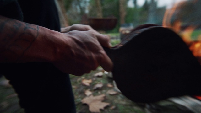 Video Reference: Plant, Gesture, Finger, Wood, Adaptation, Grass, Wrist, Thumb, Tree, Nail
