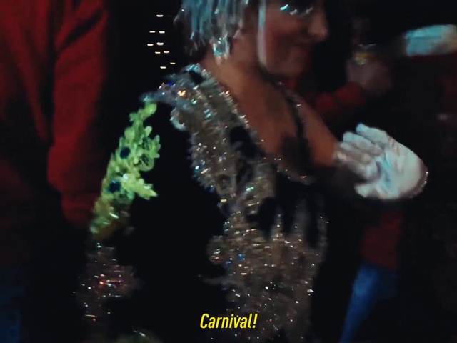 Video Reference: Flash photography, Gesture, Entertainment, Music, Event, Necklace, Jewellery, Performing arts, Music artist, Fashion design