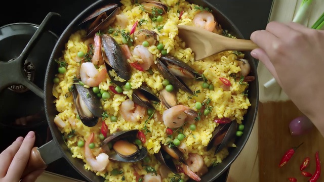 Video Reference: Food, Ingredient, Recipe, Tableware, Seafood, Corn, Salad, Rice, Staple food, Leaf vegetable