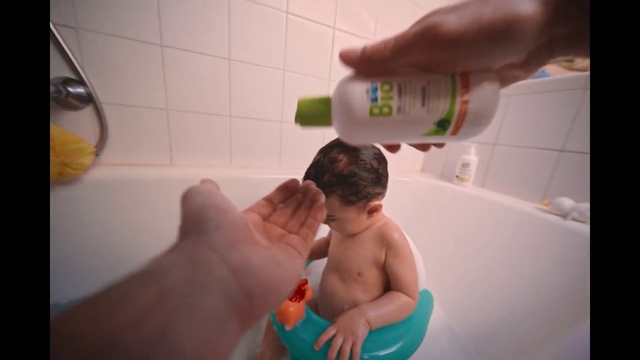 Video Reference: Joint, Bathtub, Hand, Water, Bathroom, Product, Plumbing fixture, Human body, Fluid, Gesture