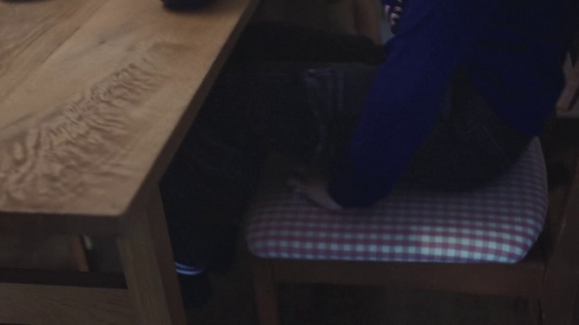 Video Reference: Comfort, Grey, Wood, Flooring, Tints and shades, Hardwood, Human leg, Electric blue, Darkness, Thigh