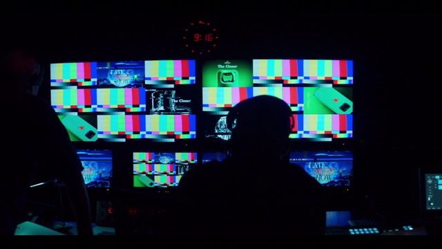 Video Reference: Lighting, Font, Visual effect lighting, Display device, Entertainment, Broadcasting, Technology, Electronic device, Audio equipment, Electricity