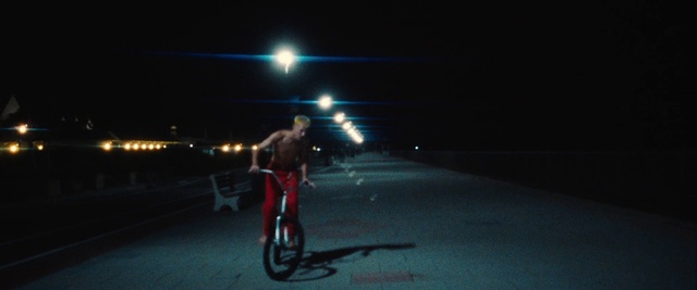 Video Reference: Bicycle, Wheel, Automotive lighting, Bicycle wheel, Tire, Asphalt, Bicycle handlebar, Headlamp, Rolling, Sports equipment