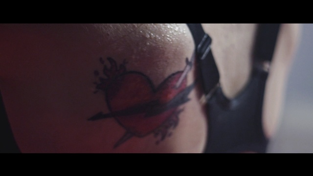 Video Reference: Arm, Shoulder, Neck, Eyelash, Sleeve, Gesture, Tattoo, Elbow, Trunk, Temporary tattoo