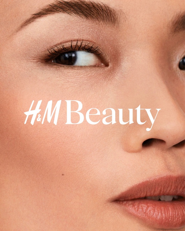 Video Reference: Nose, Cheek, Skin, Lip, Chin, Eyebrow, Eye, Eyelash, Mouth, Eye liner