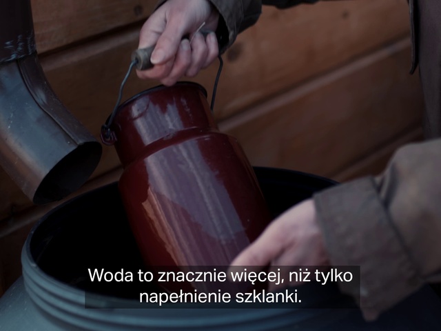 Video Reference: Hand, Drinkware, Fluid, Drum, Finger, Thumb, Wood, Tableware, Gas, Automotive tire