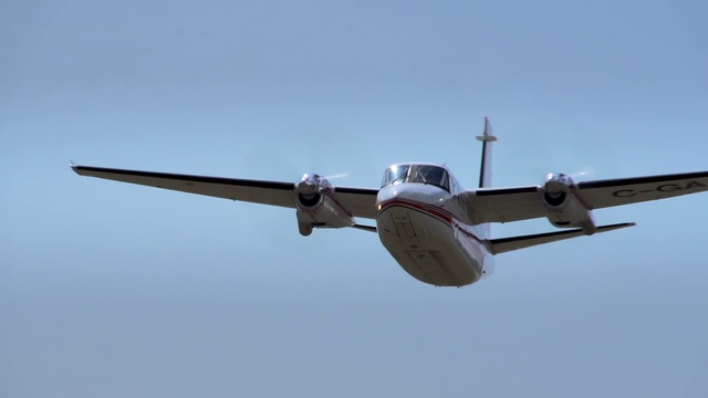 Video Reference: Sky, Aircraft, Vehicle, Airplane, Air travel, Aerospace manufacturer, Aviation, Propeller, Propeller, Flap