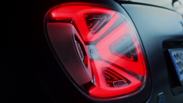 Video Reference: Automotive lighting, Vehicle, Automotive tire, Motor vehicle, Car, Alloy wheel, Wheel, Vehicle door, Rim, Automotive design