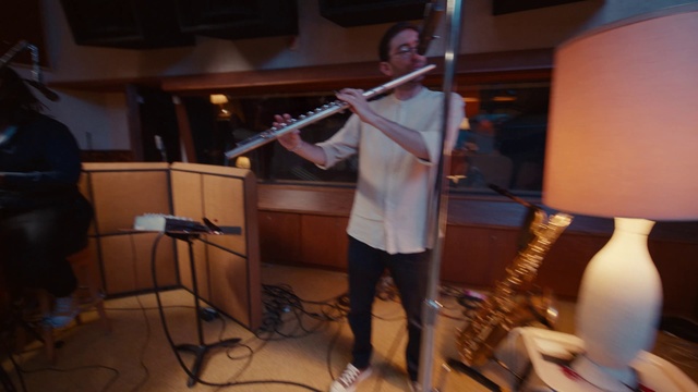 Video Reference: Microphone, Musician, Musical instrument, Entertainment, Musical instrument accessory, String instrument, Music, String instrument, Public address system, Audio equipment