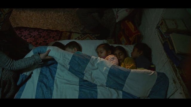 Video Reference: Comfort, Gesture, Baby, Toddler, Fun, Space, Linens, T-shirt, Thumb, Bedtime