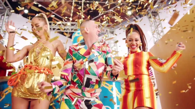 Video Reference: Entertainment, Performing arts, Lighting, Happy, Fun, Smile, Dance, Fashion design, Leisure, Performance art