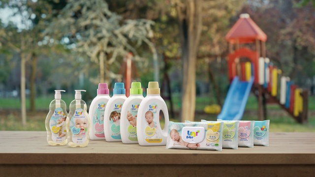 Video Reference: Drinkware, Tree, Wood, Plastic bottle, Bottle, Public space, Leisure, Plant, Summer, Recreation