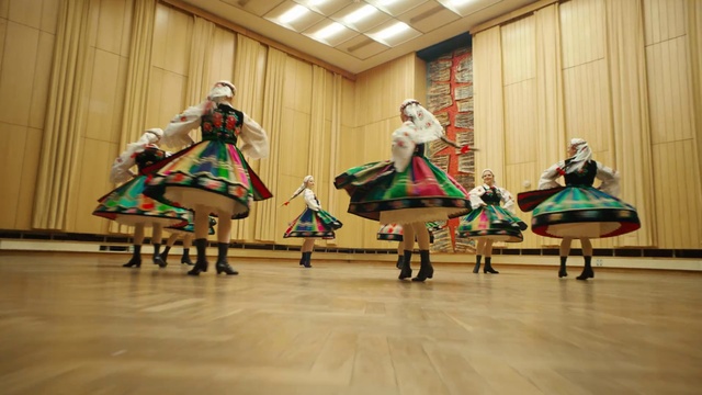 Video Reference: Dance, Dress, Entertainment, Performing arts, Choreography, Event, Fashion design, Performance art, Costume design, Dancer