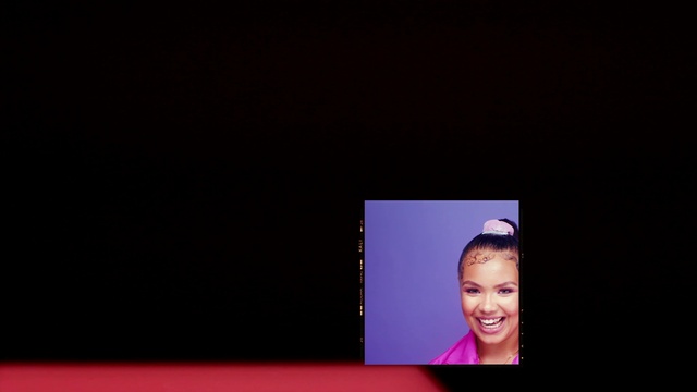 Video Reference: Purple, Violet, Flat panel display, Entertainment, Magenta, Gadget, Event, Eyewear, Electric blue, Projection screen