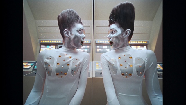 Video Reference: Shoulder, Eye, Neck, Jaw, Sleeve, Art, Mannequin, Chest, Fashion design, Trunk