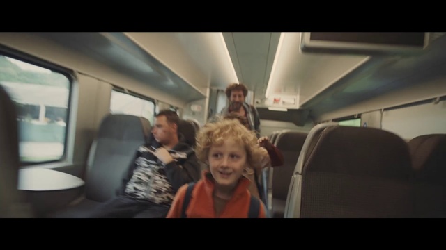 Video Reference: Smile, Vehicle, Air travel, Travel, Automotive design, Aircraft cabin, Comfort, Passenger, Public transport, Airline