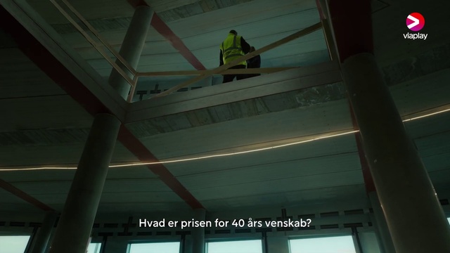 Video Reference: Building, Line, Beam, Tints and shades, Composite material, Shade, Ceiling, High-visibility clothing, Tradesman, Facade