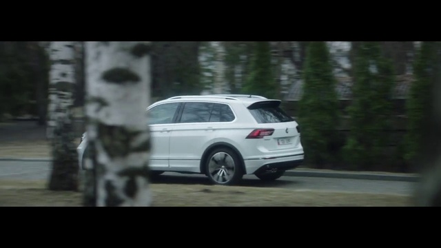 Video Reference: Wheel, Tire, Vehicle, Car, Automotive tire, Automotive lighting, Alloy wheel, Automotive design, Bumper, Motor vehicle