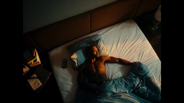 Video Reference: Comfort, Flash photography, Bed, Human leg, Linens, Event, Bedding, Sitting, Knee, Darkness